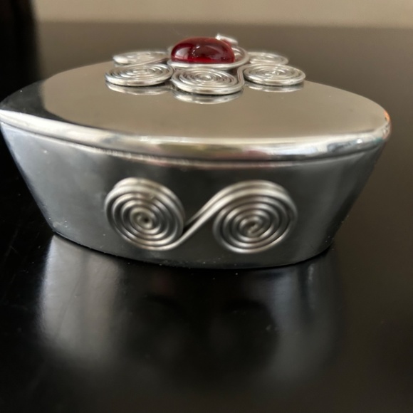 Gretchen Collection Genuine Pewter with Flower on Lid - Picture 2 of 4